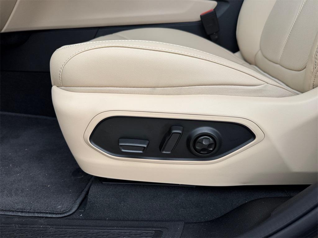 new 2025 Jeep Grand Cherokee L car, priced at $53,085