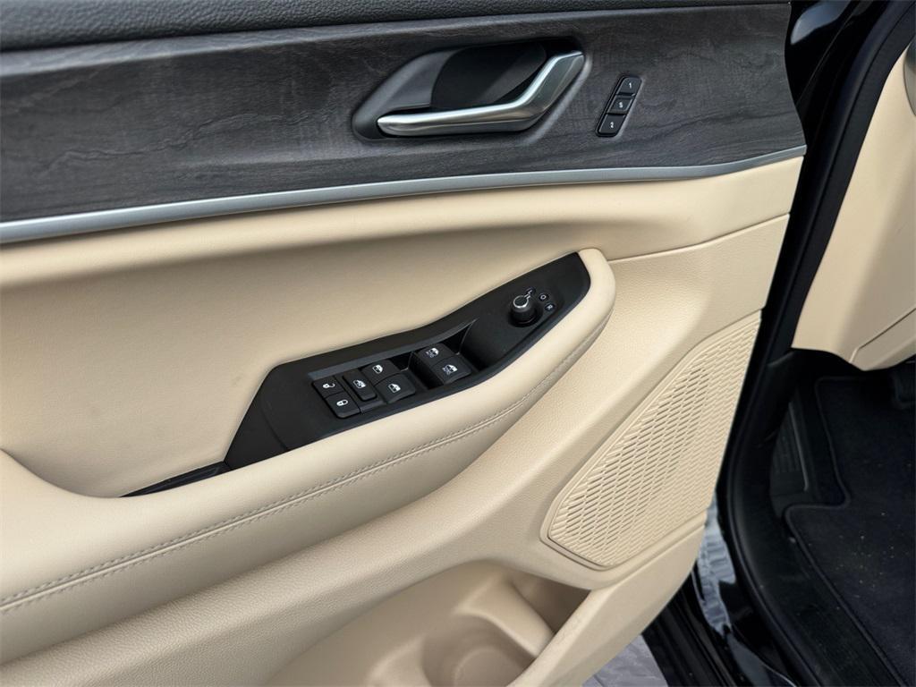 new 2025 Jeep Grand Cherokee L car, priced at $53,085