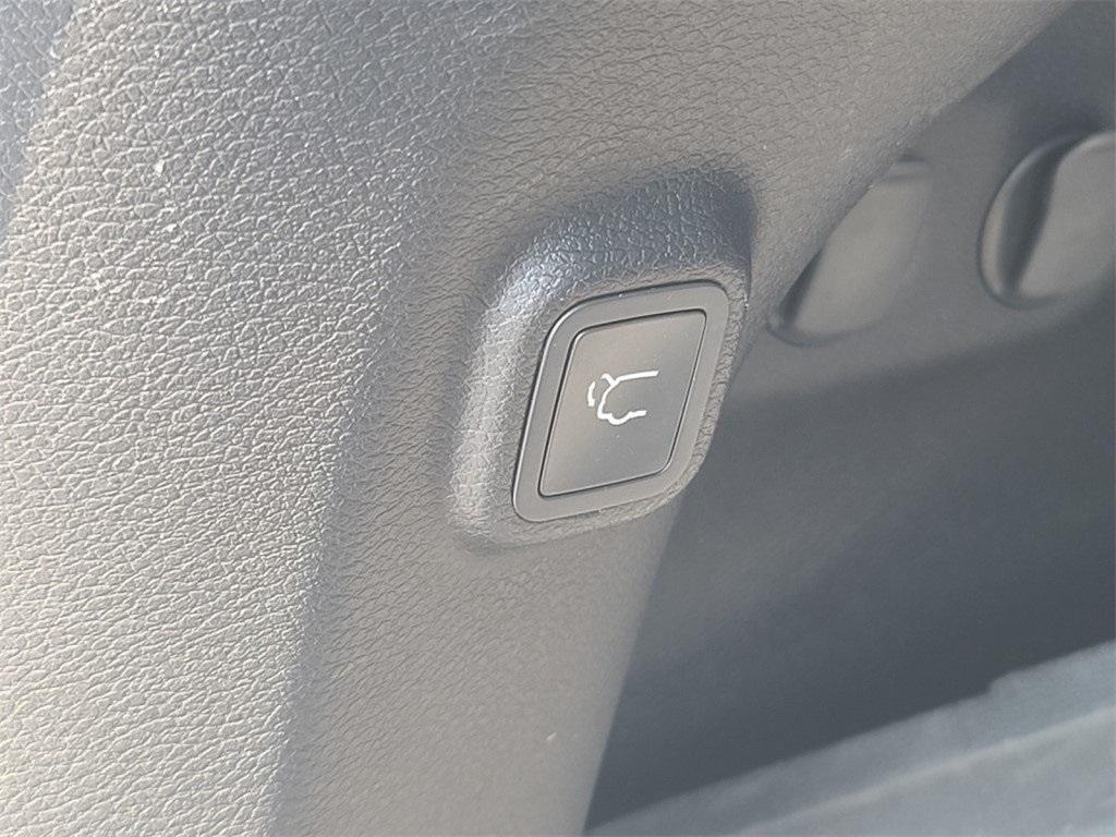 used 2022 Jeep Cherokee car, priced at $24,500