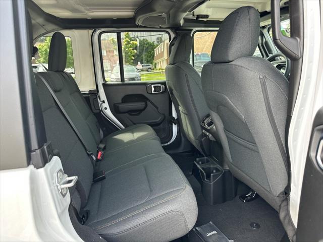 new 2025 Jeep Wrangler car, priced at $48,886
