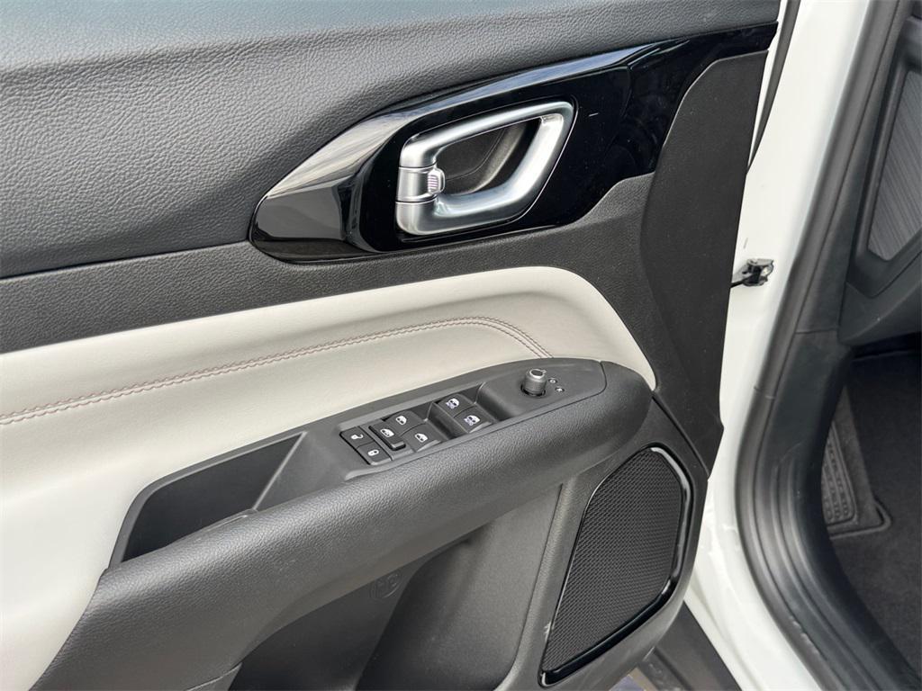 new 2026 Jeep Compass car, priced at $32,000