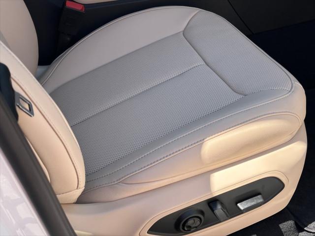 new 2025 Jeep Grand Cherokee car, priced at $51,515