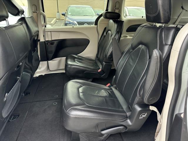 used 2022 Chrysler Pacifica car, priced at $26,600