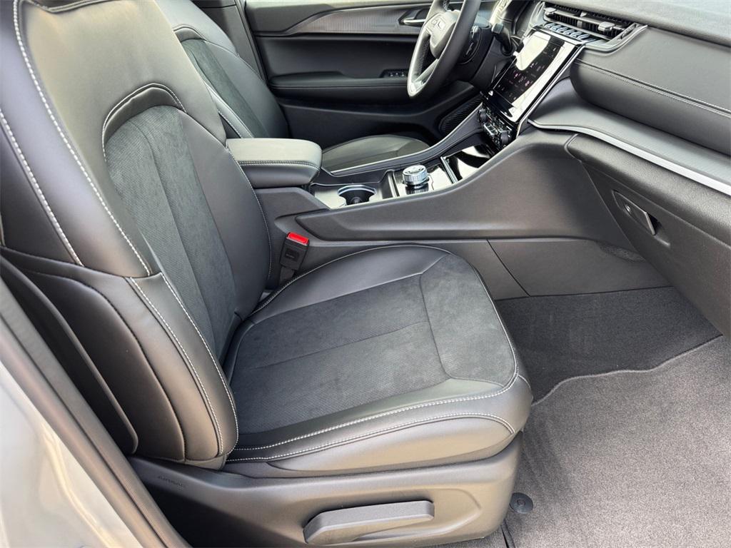 new 2025 Jeep Grand Cherokee car, priced at $44,480