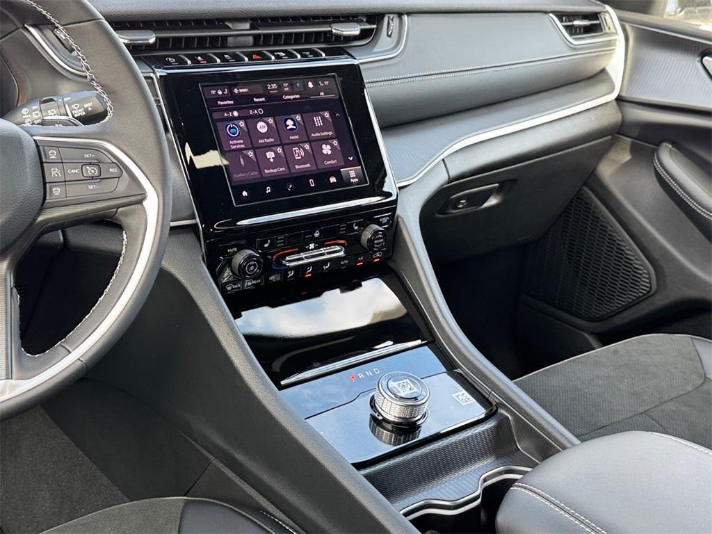 new 2025 Jeep Grand Cherokee car, priced at $44,480
