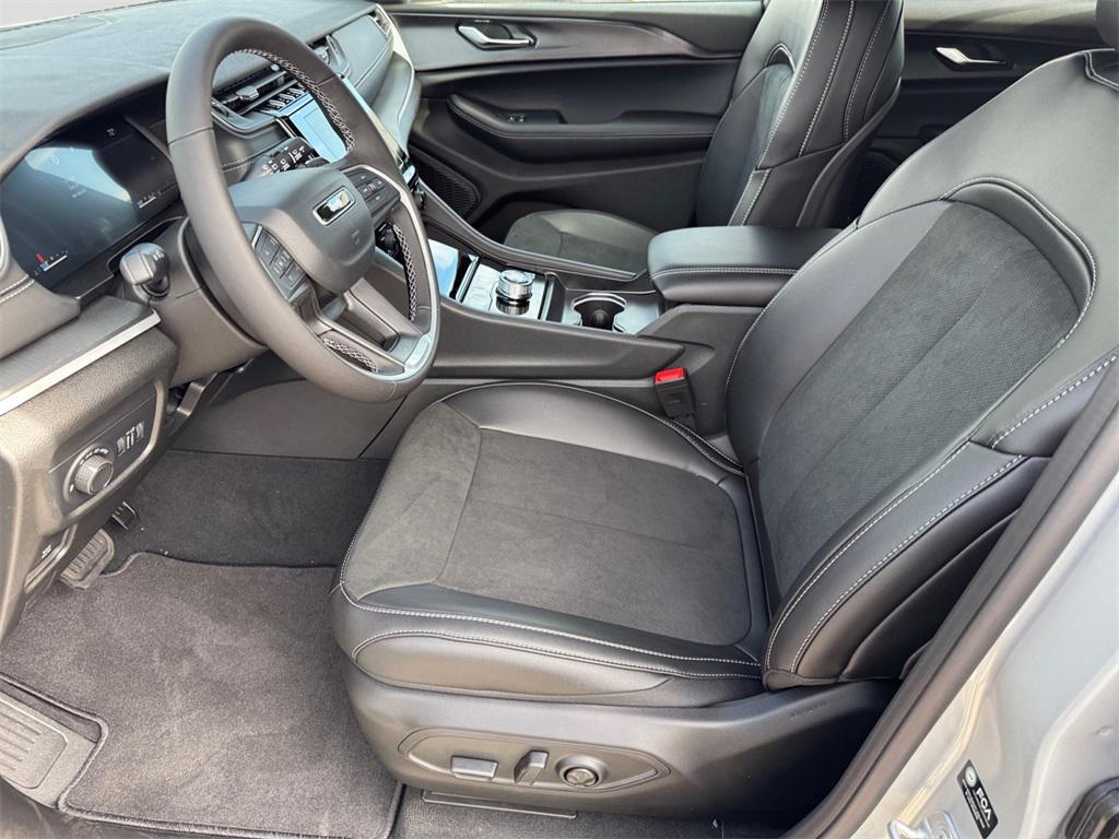 new 2025 Jeep Grand Cherokee car, priced at $44,480