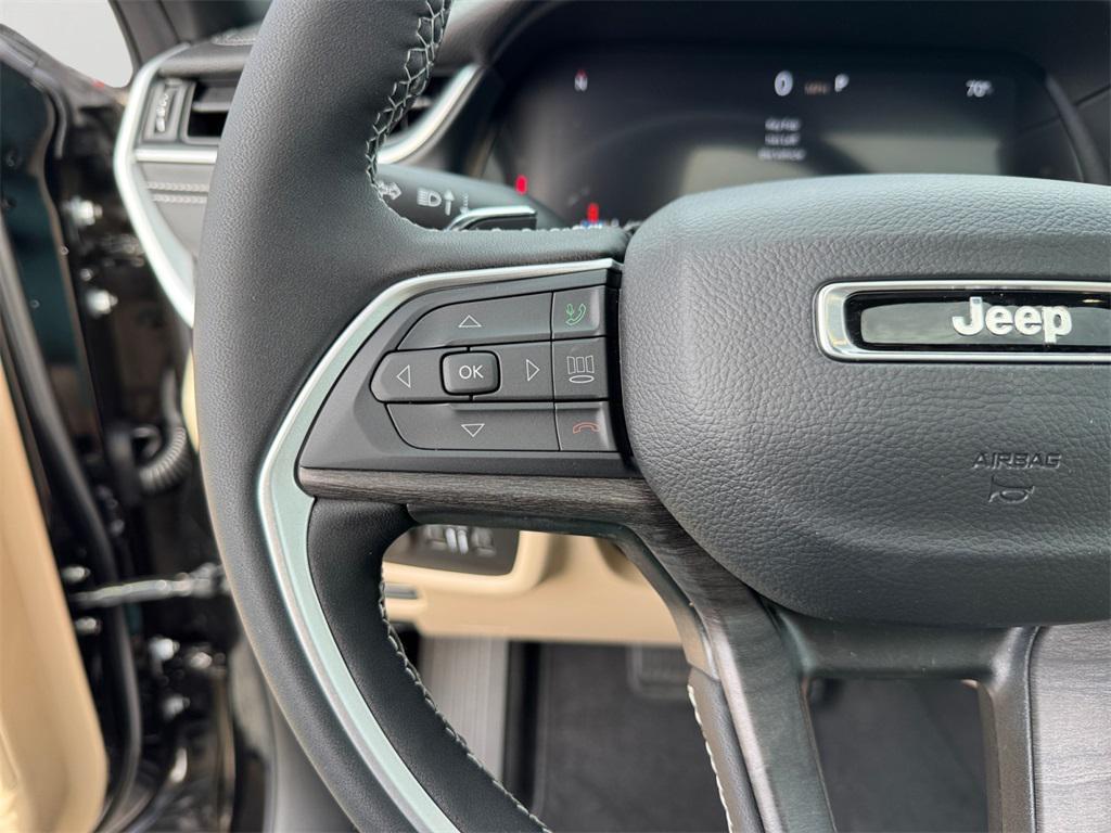 new 2025 Jeep Grand Cherokee car, priced at $51,485