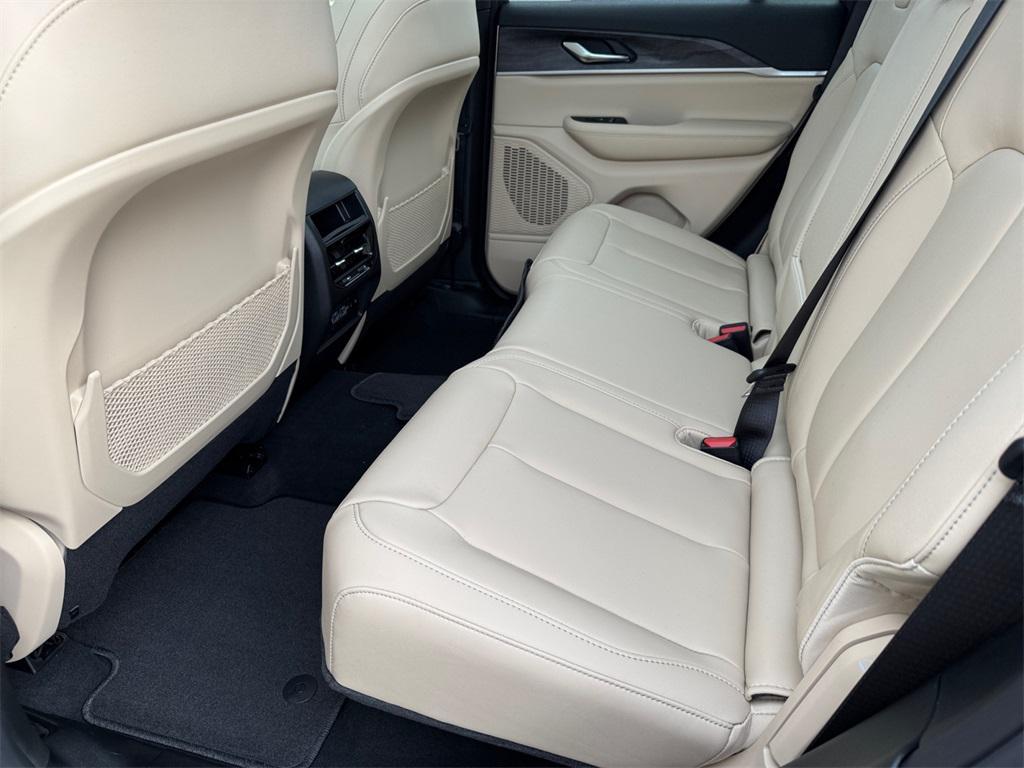 new 2025 Jeep Grand Cherokee car, priced at $51,485