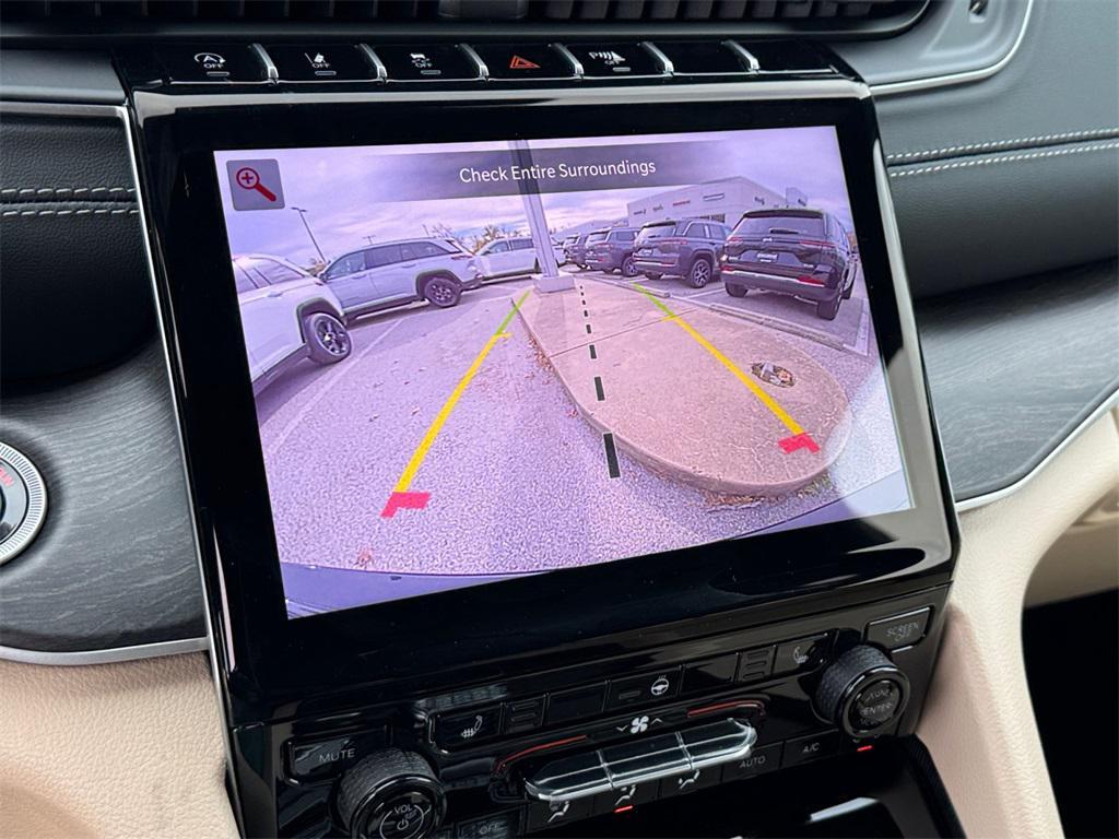 new 2025 Jeep Grand Cherokee car, priced at $51,485