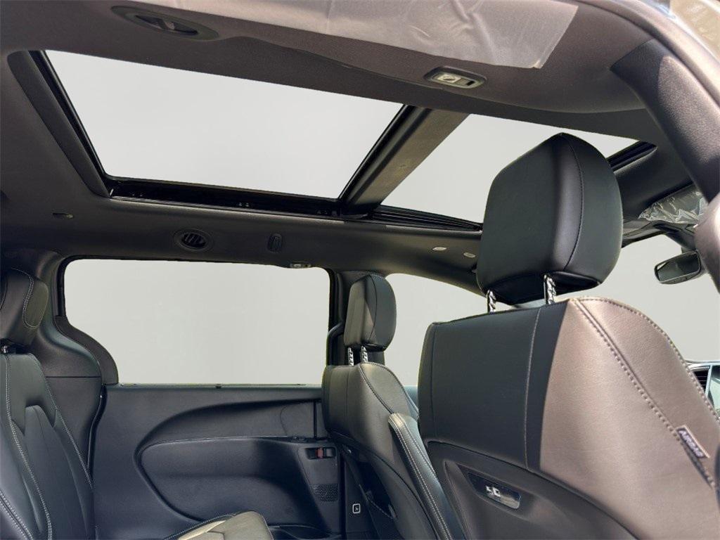 new 2025 Chrysler Pacifica car, priced at $38,755