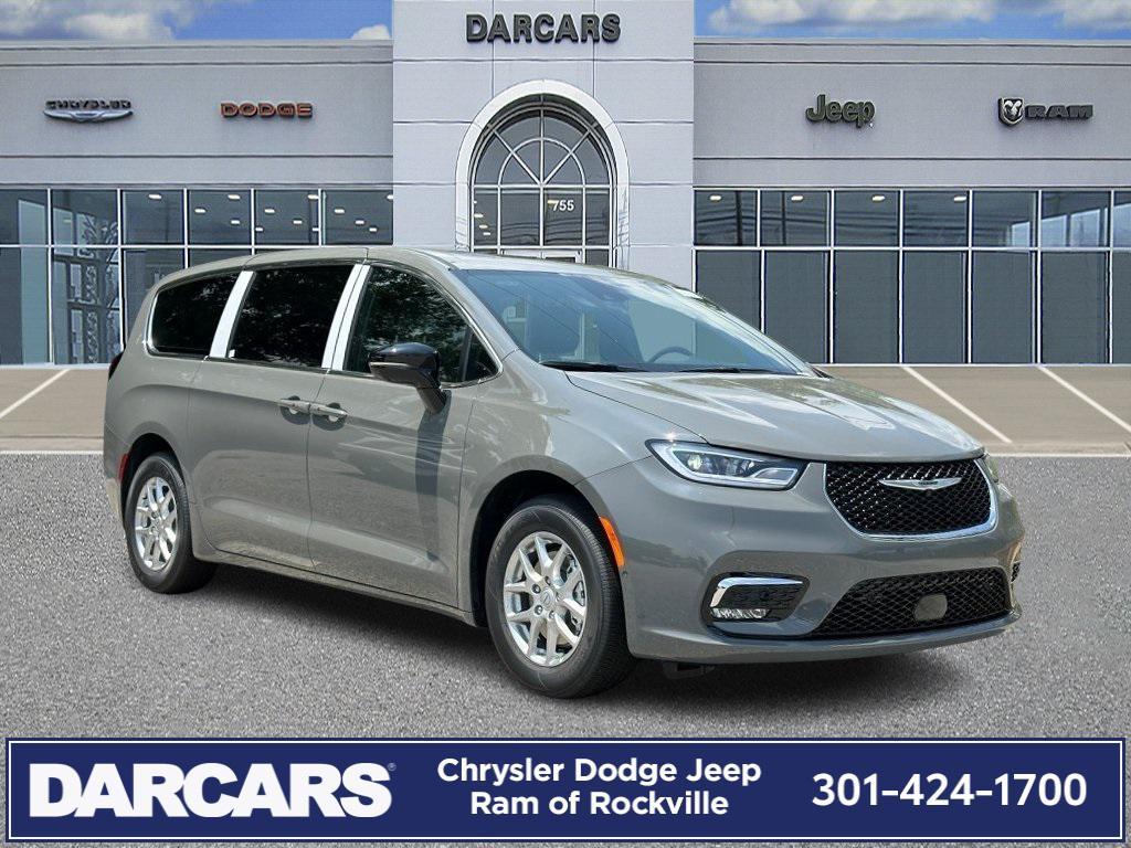 new 2025 Chrysler Pacifica car, priced at $45,615