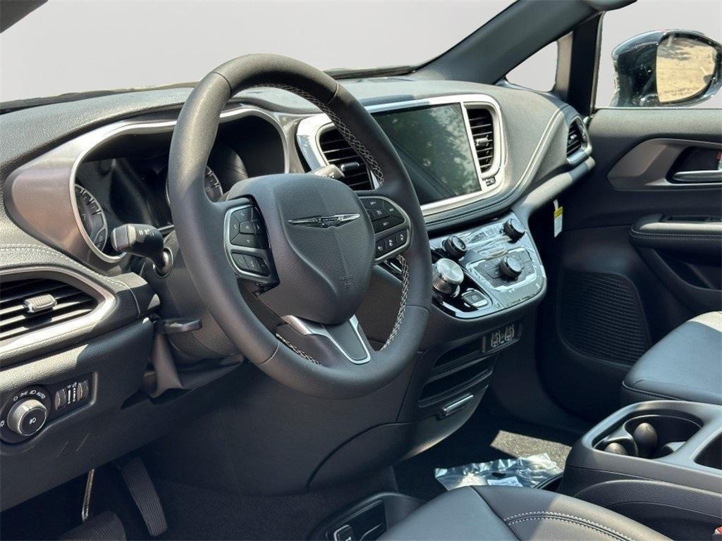 new 2025 Chrysler Pacifica car, priced at $38,755