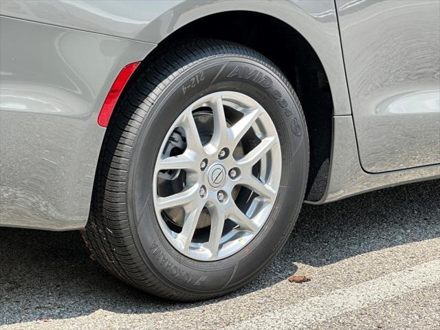 new 2025 Chrysler Pacifica car, priced at $45,422