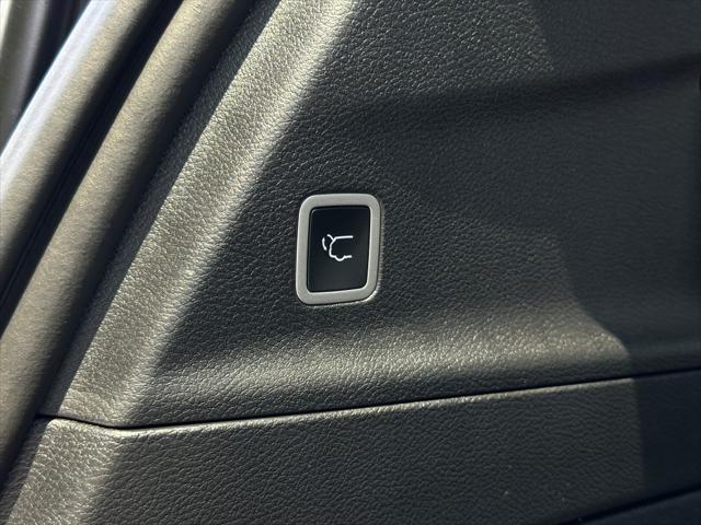 new 2025 Chrysler Pacifica car, priced at $45,422