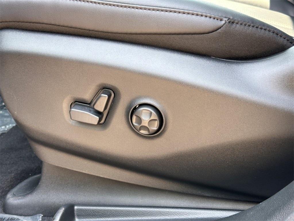 new 2025 Chrysler Pacifica car, priced at $38,755