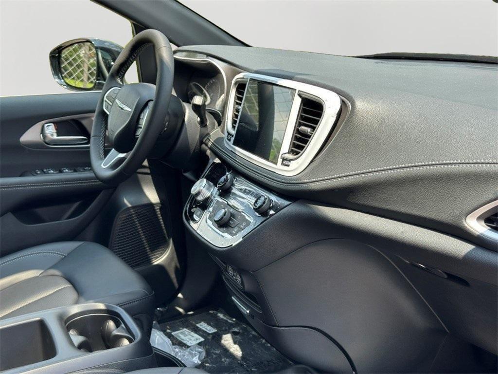 new 2025 Chrysler Pacifica car, priced at $38,755