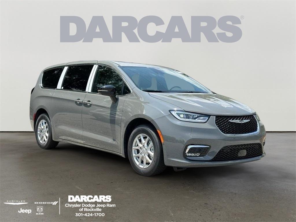new 2025 Chrysler Pacifica car, priced at $44,065