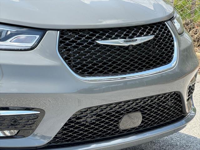 new 2025 Chrysler Pacifica car, priced at $45,422
