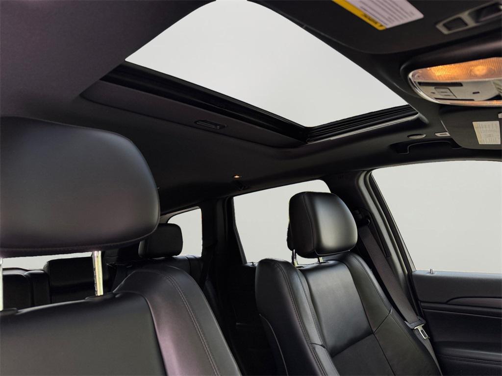 used 2021 Jeep Grand Cherokee car, priced at $25,173