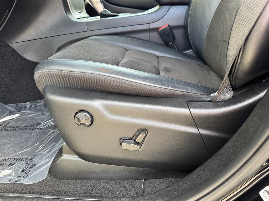 used 2021 Jeep Grand Cherokee car, priced at $25,173