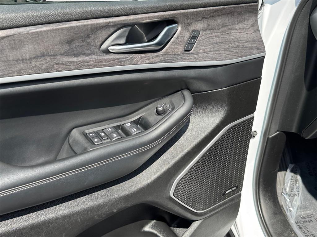 used 2022 Jeep Grand Cherokee L car, priced at $30,300