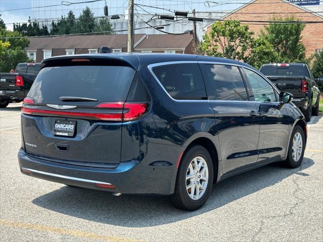 new 2025 Chrysler Pacifica car