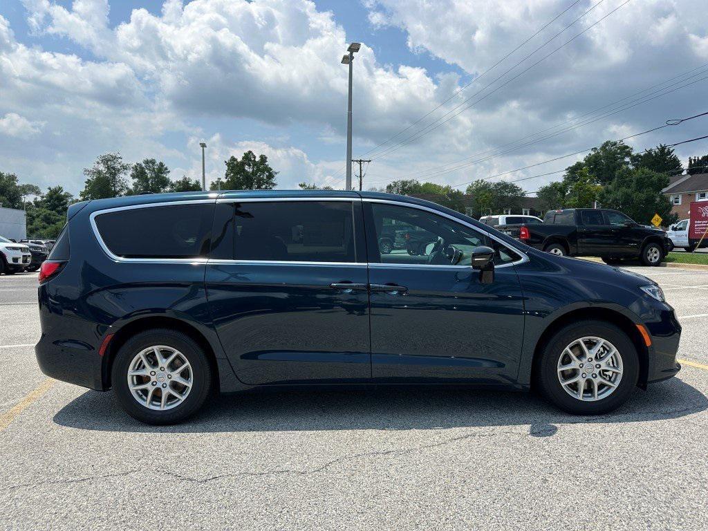 new 2025 Chrysler Pacifica car, priced at $45,315