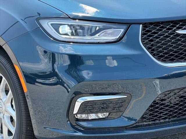 new 2025 Chrysler Pacifica car