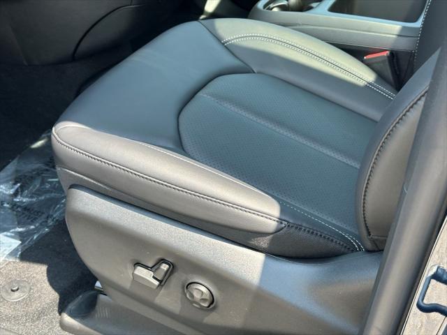 new 2025 Chrysler Pacifica car