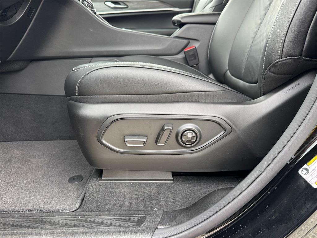 new 2025 Jeep Grand Cherokee car, priced at $49,000