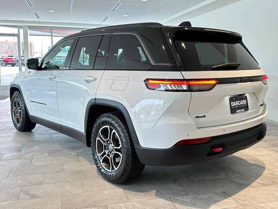 used 2022 Jeep Grand Cherokee car, priced at $39,704