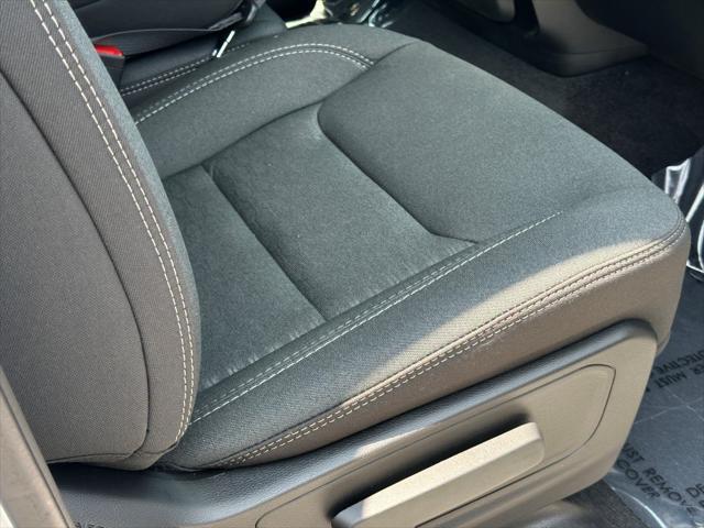 new 2025 Ram 1500 car, priced at $45,000