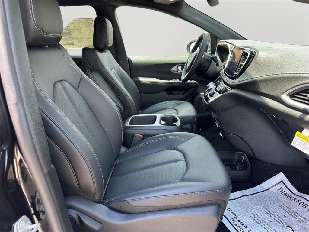 new 2025 Chrysler Pacifica car, priced at $39,000
