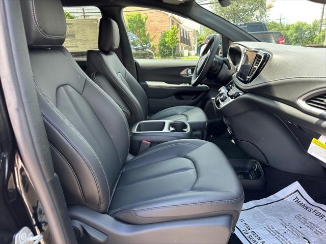 new 2025 Chrysler Pacifica car, priced at $42,782