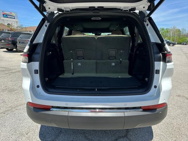 new 2025 Jeep Grand Cherokee L car, priced at $48,592