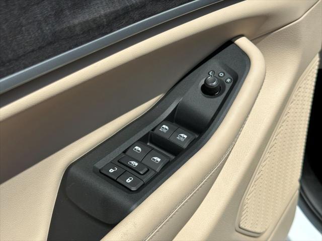 new 2025 Jeep Grand Cherokee L car, priced at $48,592