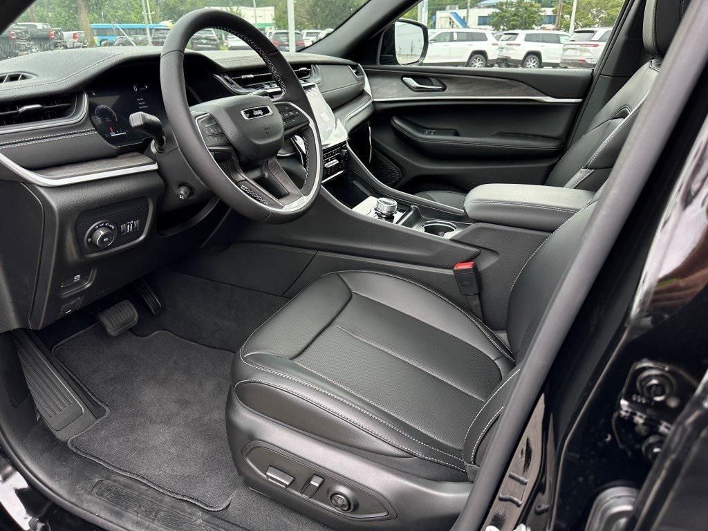 new 2025 Jeep Grand Cherokee L car, priced at $52,000