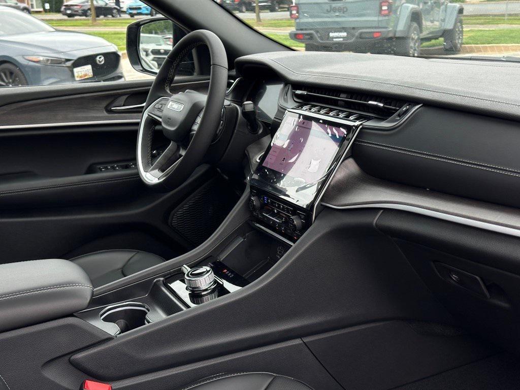 new 2025 Jeep Grand Cherokee L car, priced at $52,000