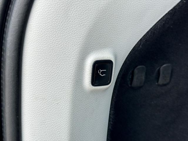 used 2019 Jeep Cherokee car, priced at $16,331