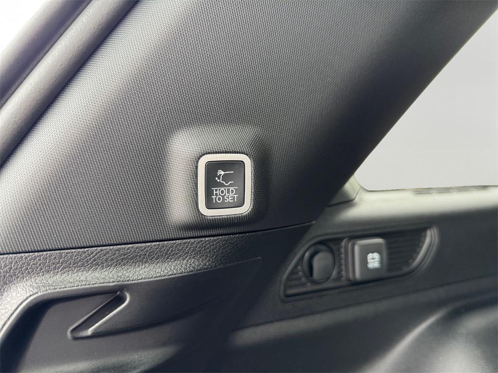 new 2025 Jeep Grand Cherokee car, priced at $41,920