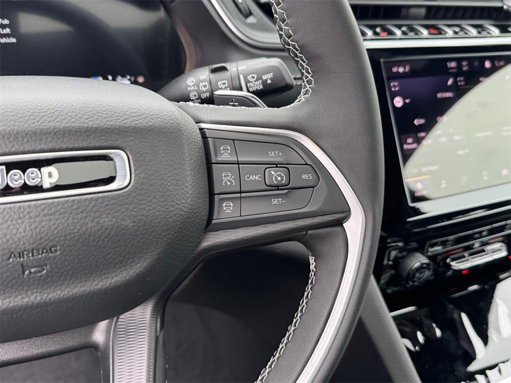 new 2025 Jeep Grand Cherokee car, priced at $41,920
