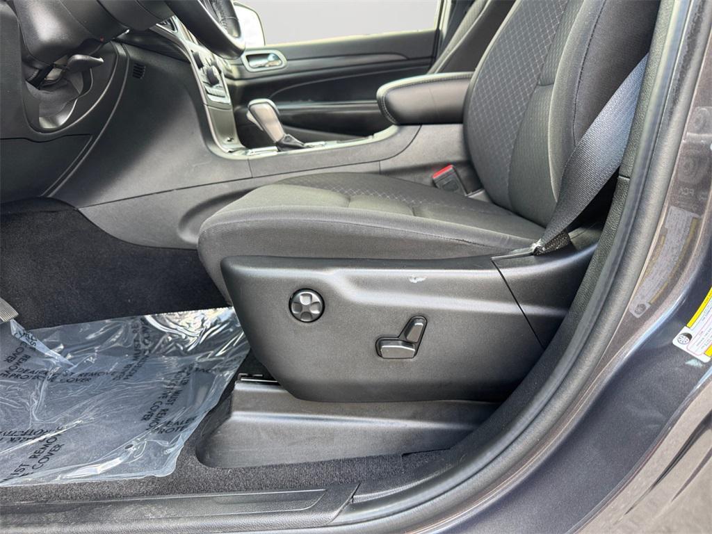 used 2021 Jeep Grand Cherokee car, priced at $17,900