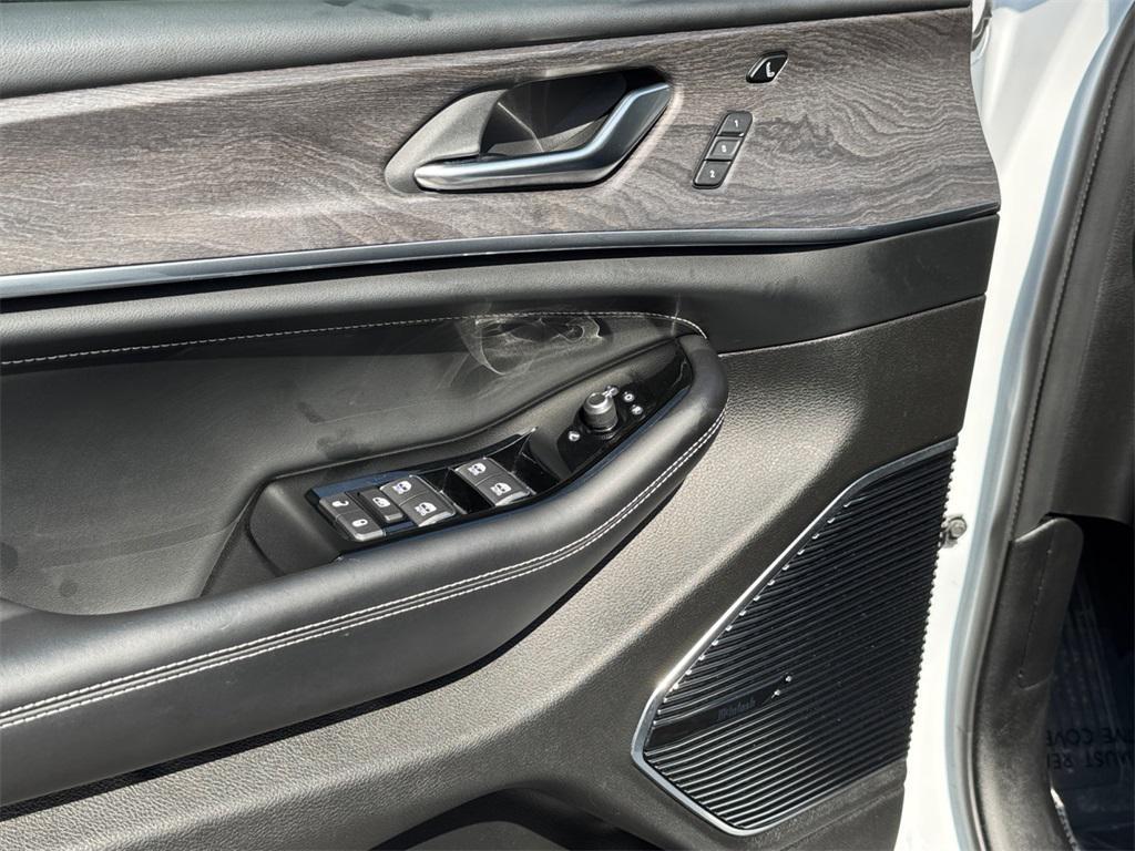 used 2021 Jeep Grand Cherokee L car, priced at $31,995