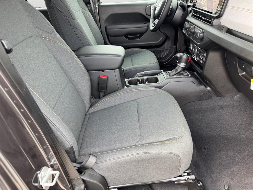 new 2025 Jeep Wrangler car, priced at $43,500