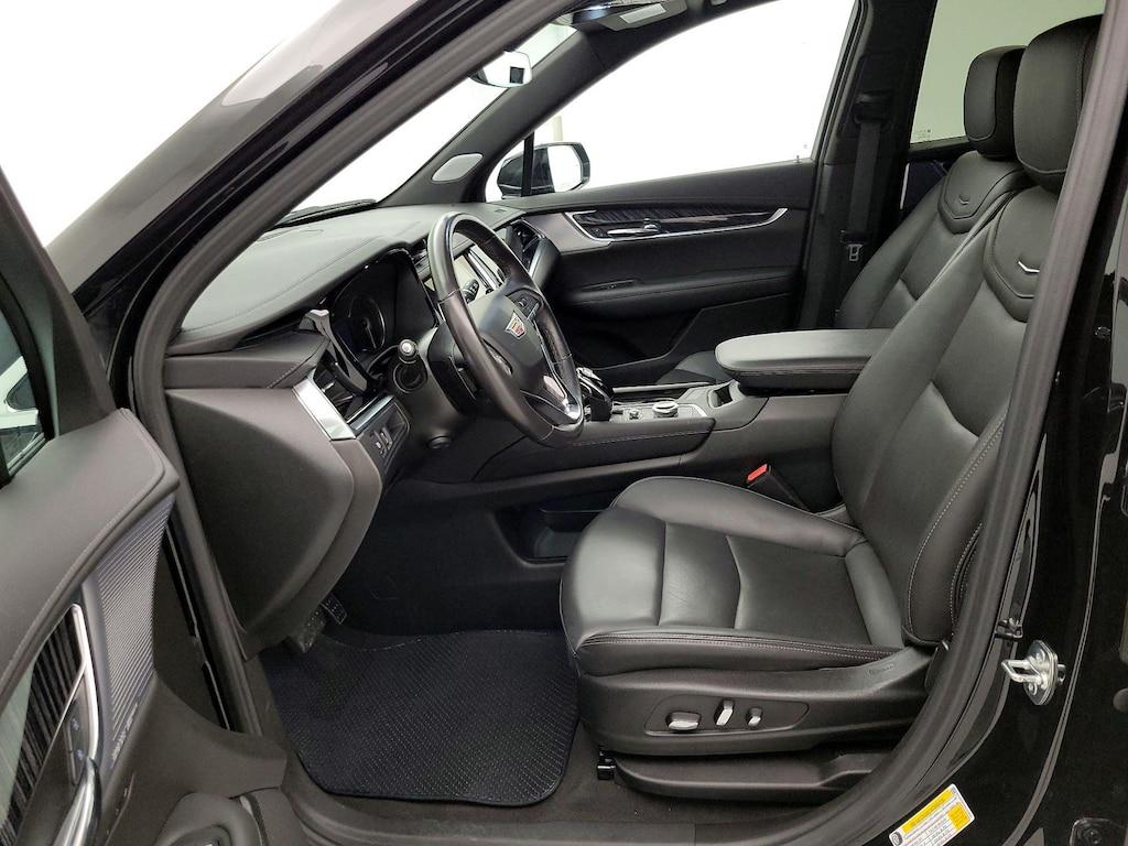 used 2025 Cadillac XT6 car, priced at $43,998