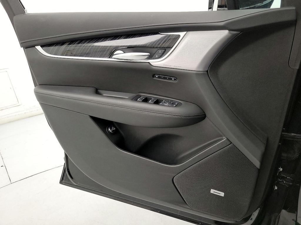 used 2025 Cadillac XT6 car, priced at $43,998