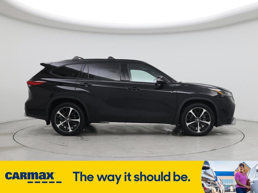 used 2022 Toyota Highlander car, priced at $40,998