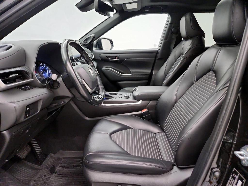 used 2022 Toyota Highlander car, priced at $40,998