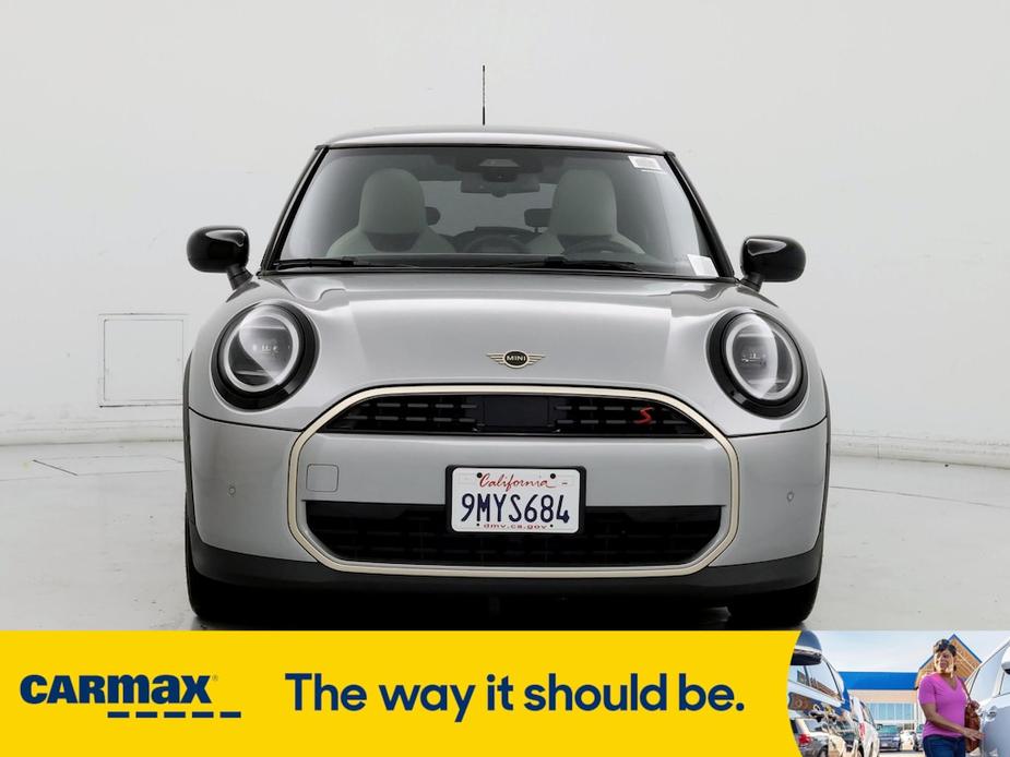 used 2025 MINI Hardtop car, priced at $31,998