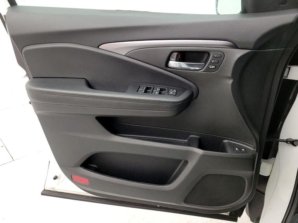 used 2022 Honda Pilot car, priced at $32,998